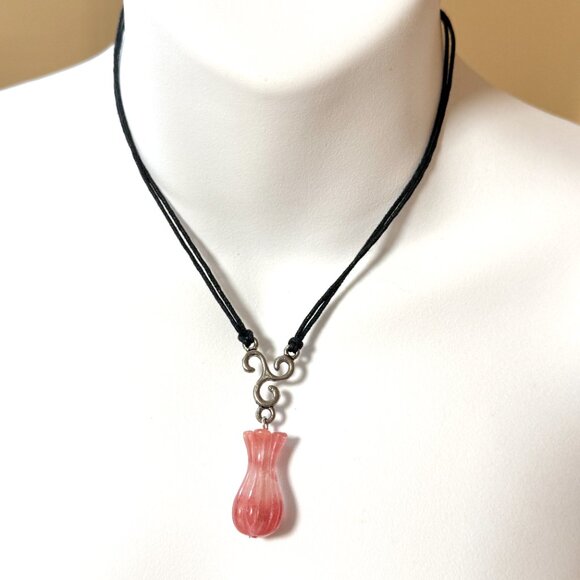 2/$20, Cherry Quartz Flower Bud Lariat Cord Necklace - Picture 2 of 11